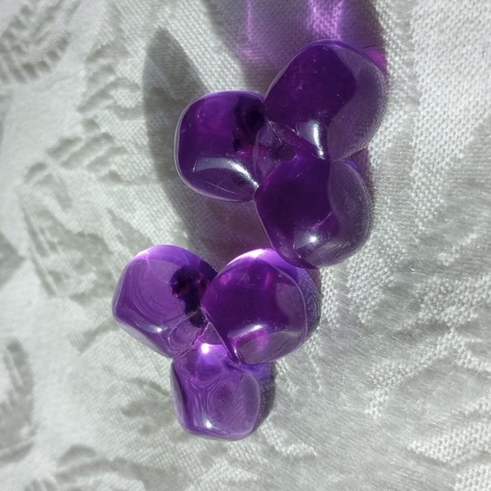 Avon vintage Purple Lucite three spheres design post earrings